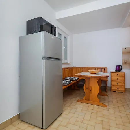 By The Sea Bratus, Makarska - 22135 *