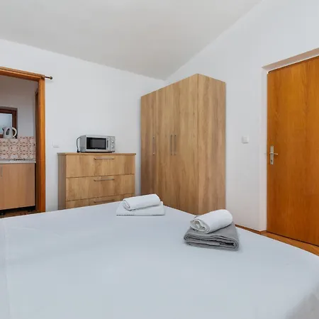 Apartment By The Sea Bratus - Makarska - 22135 Baška Voda